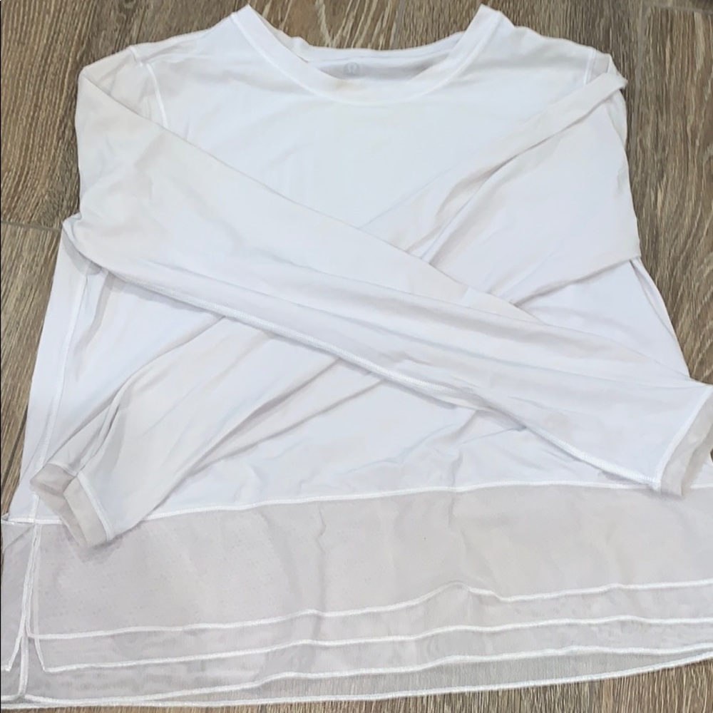 Lululemon off white workout shirt